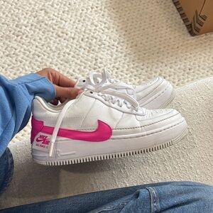 Nike Women's Sneakers in White and Pink